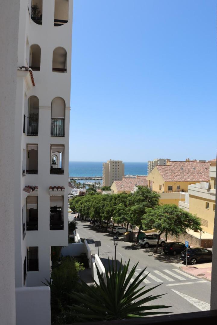 Port View - Reina Sofia Apartment Estepona Exterior foto
